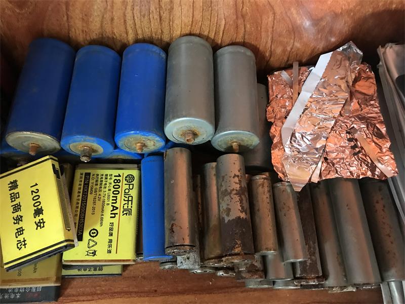 鋰電池.jpg 鋰電池.JPG