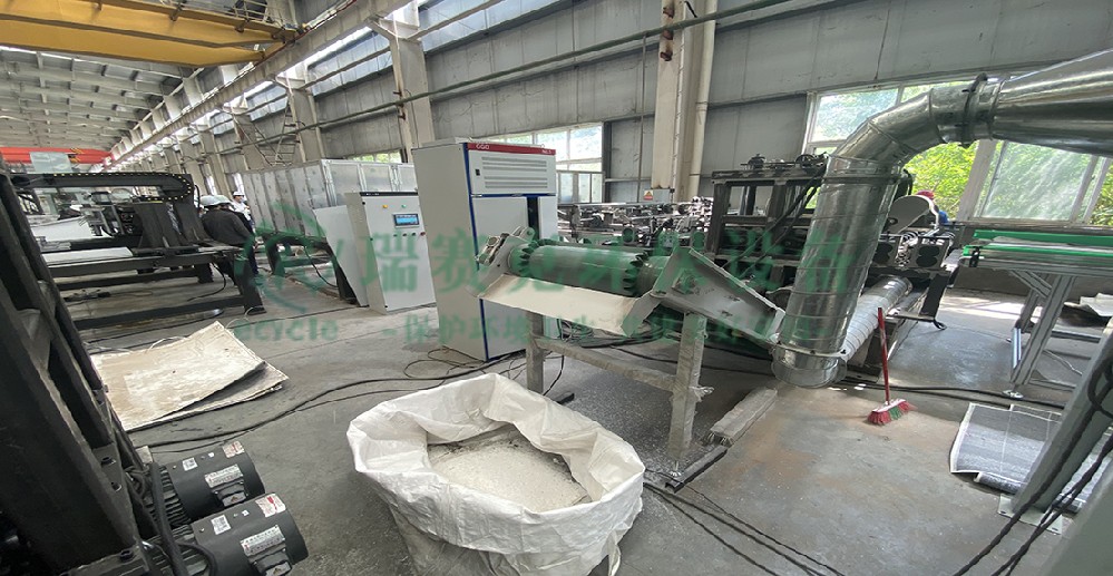 深度解析廢舊光伏組件資源化利用的處置方案！揭示金屬成分分離和收集的奧秘！