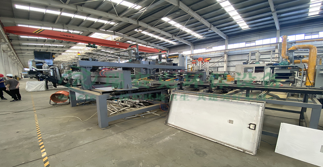 1705645992151087.jpg 光伏板回收與再利用設(shè)備生產(chǎn)線.jpg