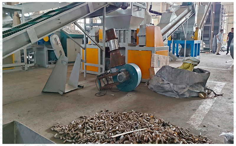 許昌鋰電池回收設備現(xiàn)場圖